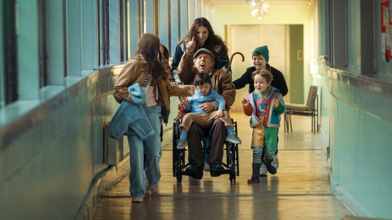 Kate Winslets regidebut «Goodbye June» redefinerer julefilmen på Netflix: Anmeldelse og bakgrunn